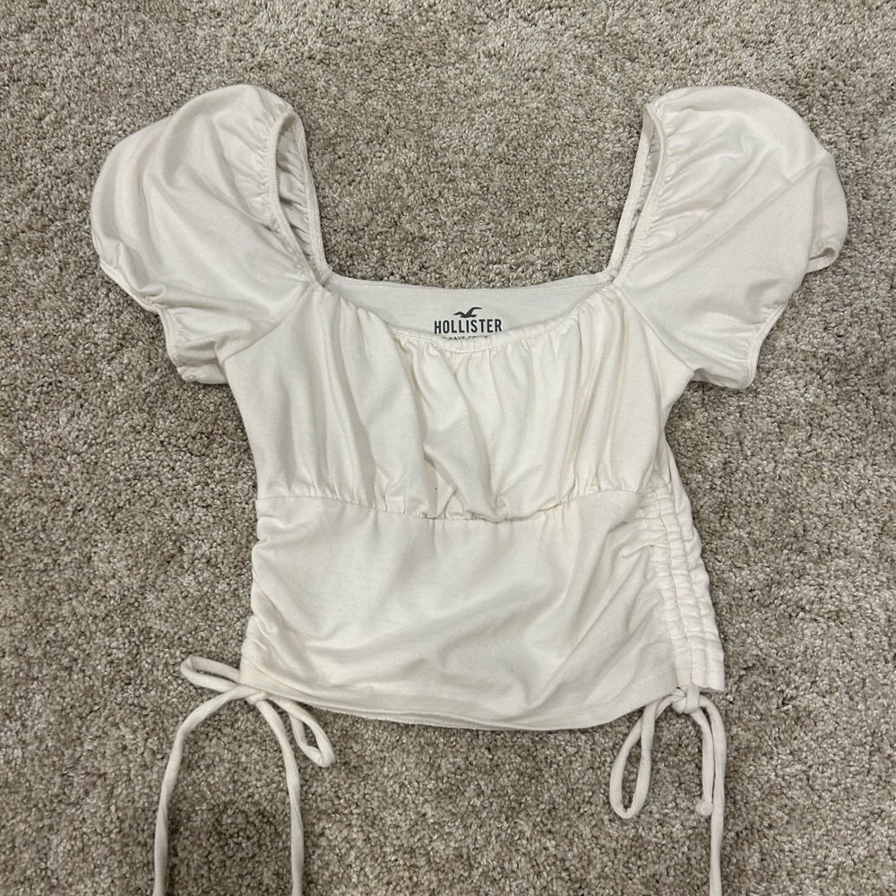 Hollister white top